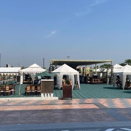 Grand Hotel Nawanshahr Nawāshahr Kültér fotó