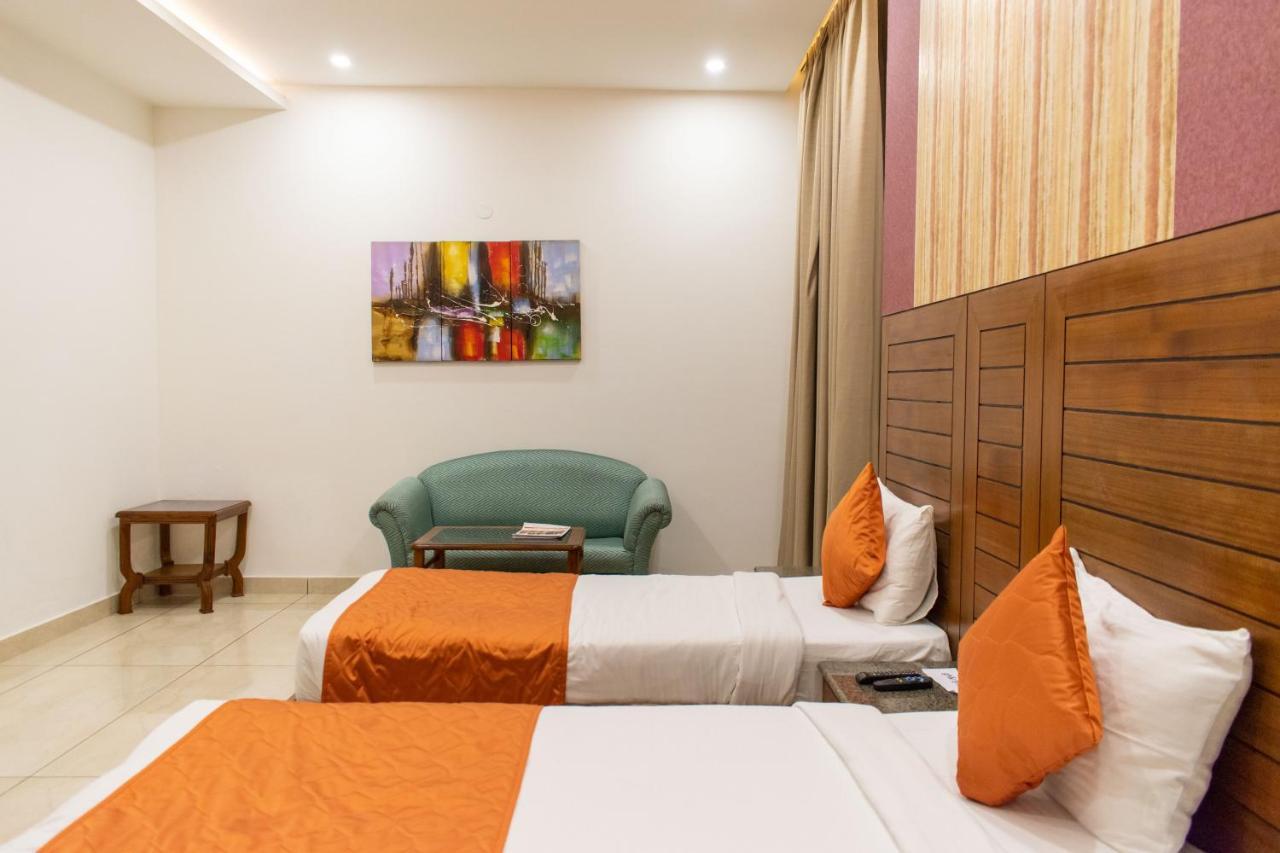 Grand Hotel Nawanshahr Nawāshahr Kültér fotó