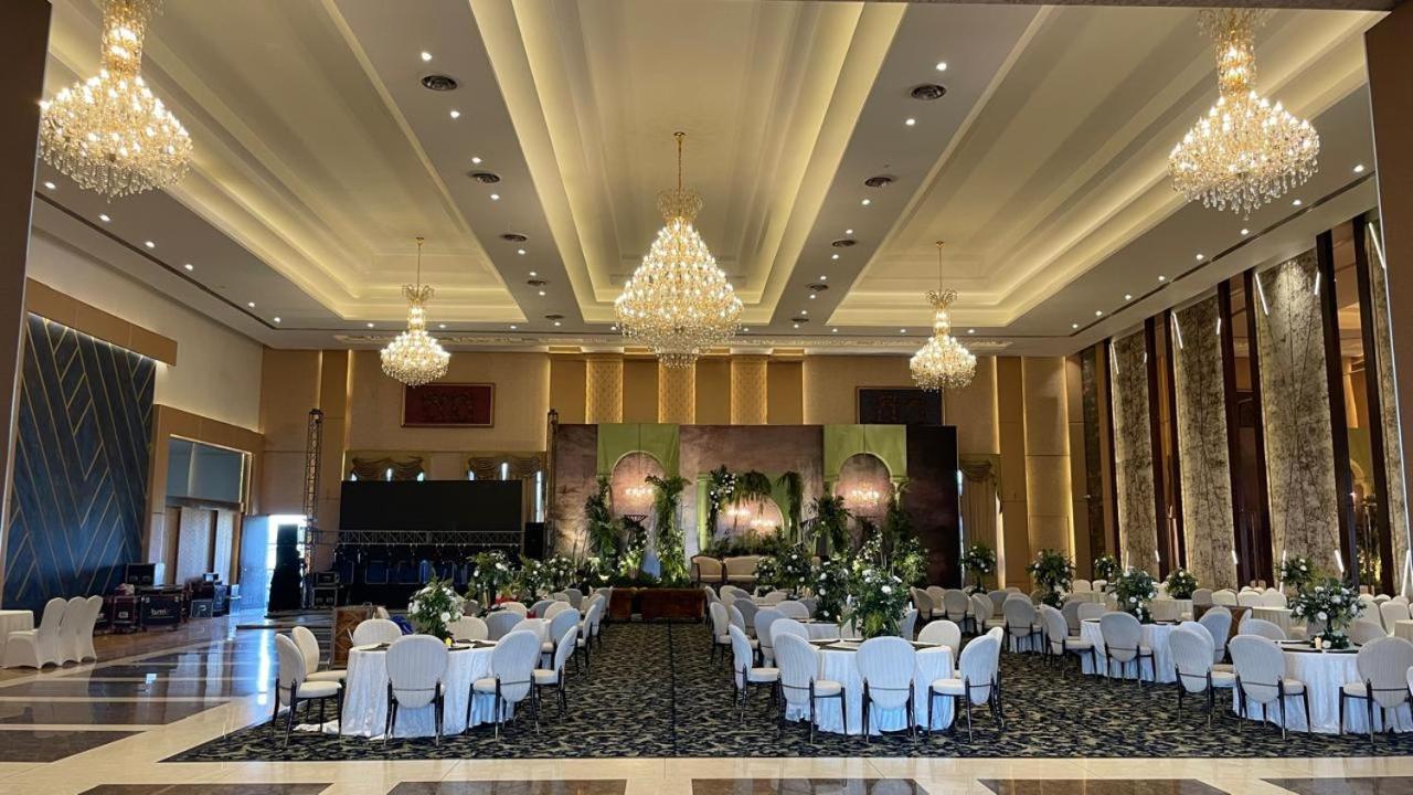 Grand Hotel Nawanshahr Nawāshahr Kültér fotó
