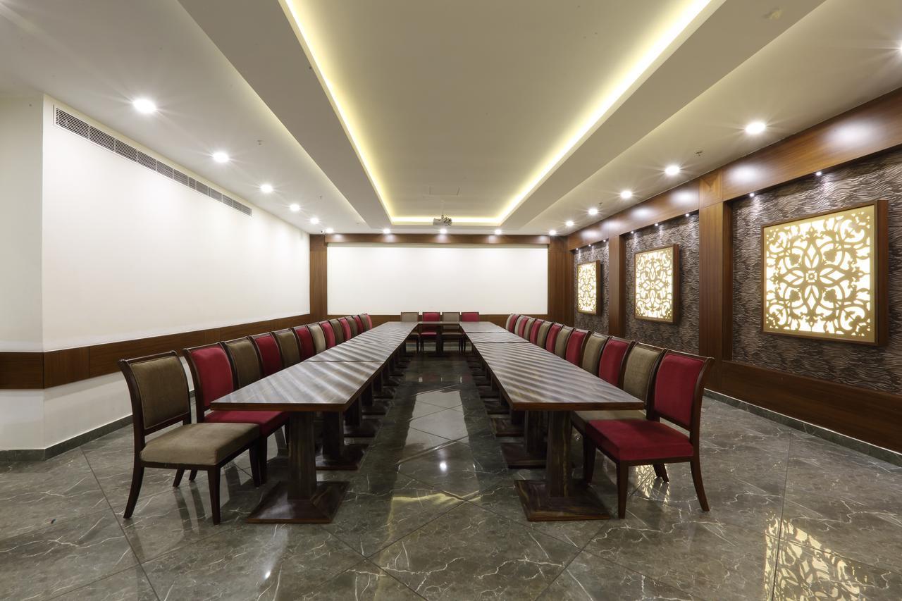 Grand Hotel Nawanshahr Nawāshahr Kültér fotó
