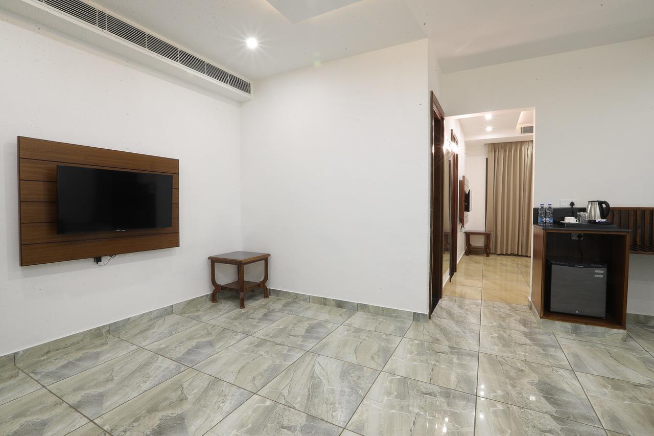 Grand Hotel Nawanshahr Nawāshahr Kültér fotó