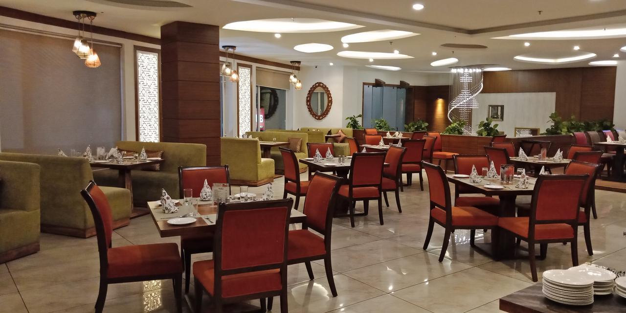 Grand Hotel Nawanshahr Nawāshahr Kültér fotó
