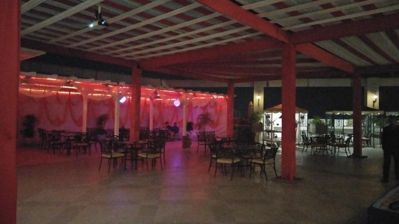 Grand Hotel Nawanshahr Nawāshahr Kültér fotó