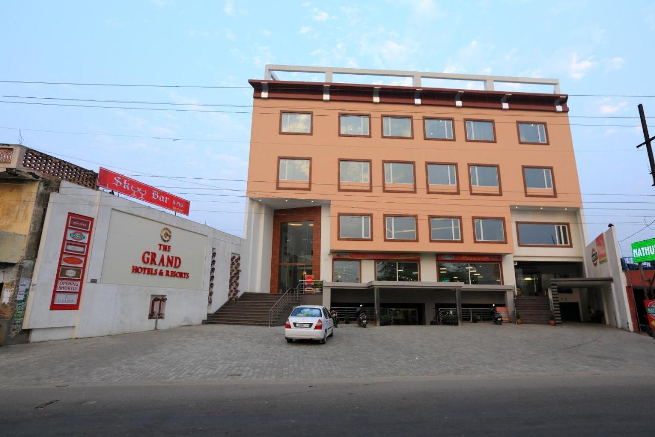 Grand Hotel Nawanshahr Nawāshahr Kültér fotó