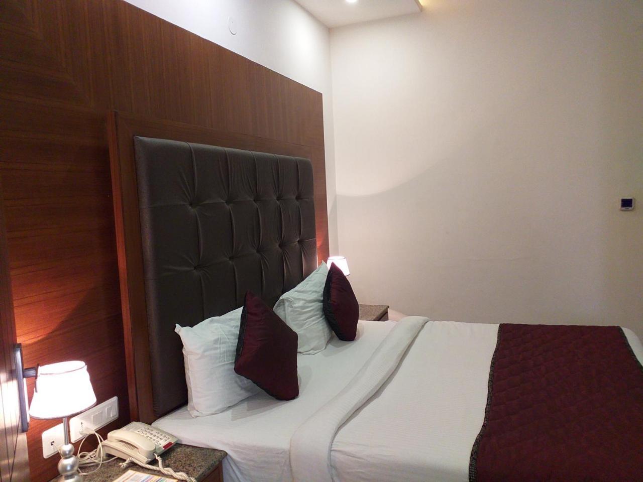 Grand Hotel Nawanshahr Nawāshahr Kültér fotó