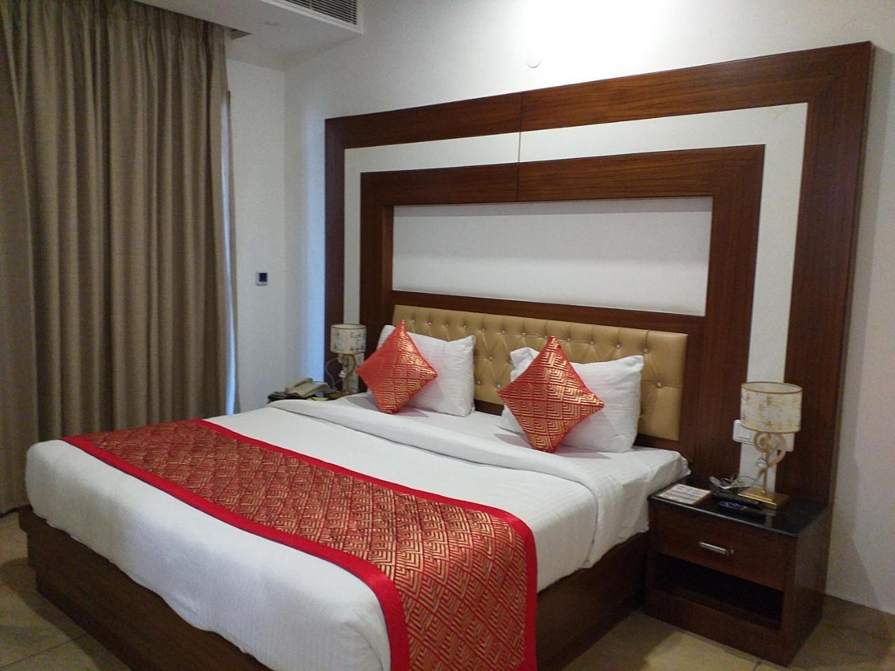 Grand Hotel Nawanshahr Nawāshahr Kültér fotó