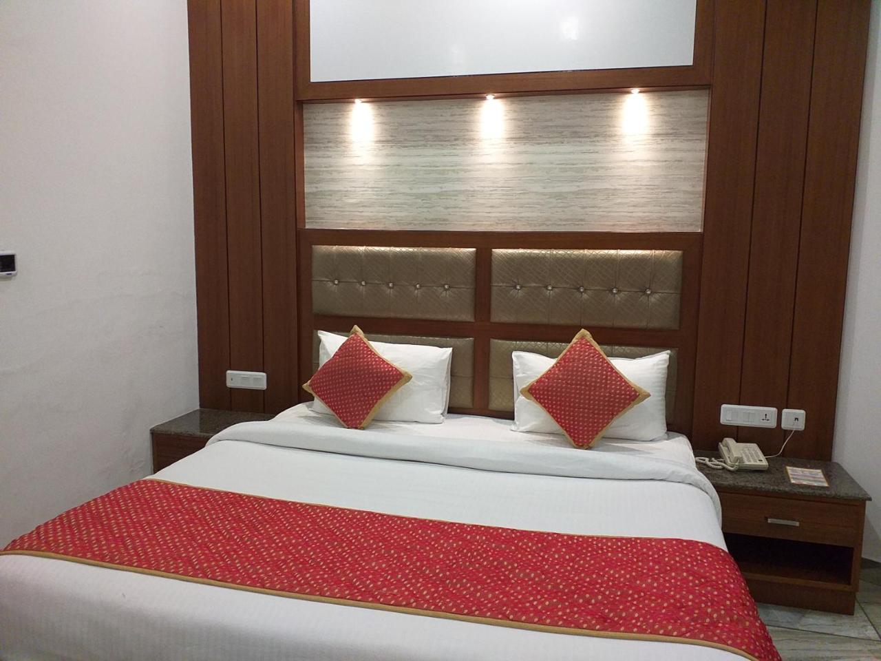 Grand Hotel Nawanshahr Nawāshahr Kültér fotó