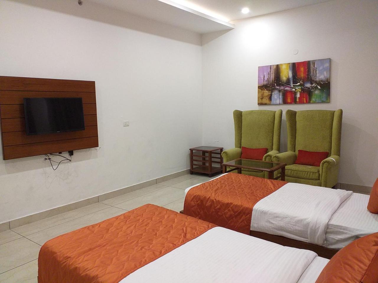 Grand Hotel Nawanshahr Nawāshahr Kültér fotó
