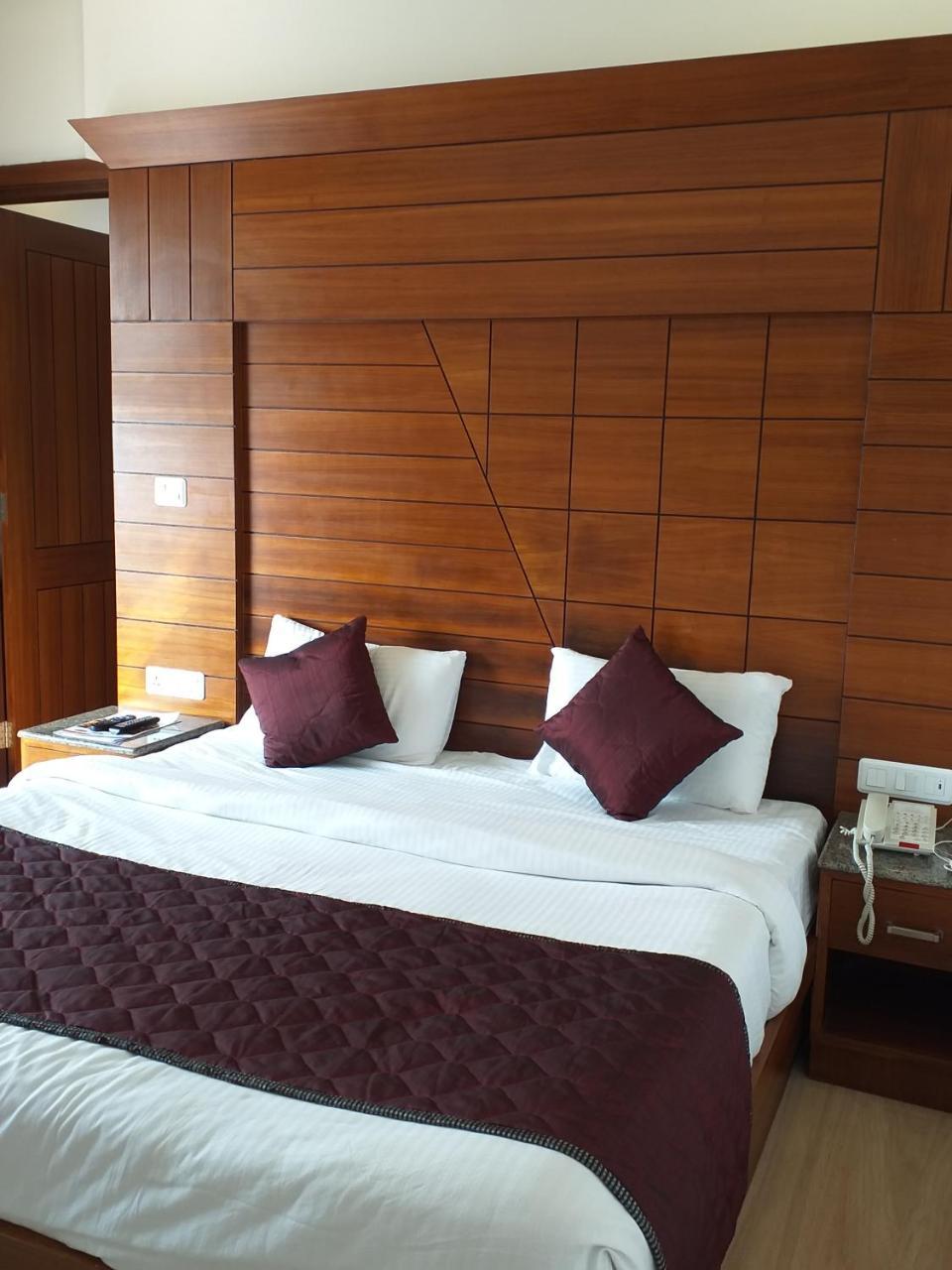 Grand Hotel Nawanshahr Nawāshahr Kültér fotó