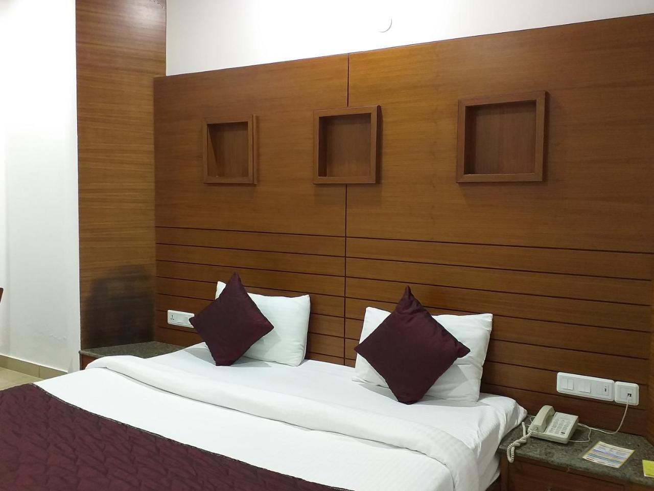 Grand Hotel Nawanshahr Nawāshahr Kültér fotó