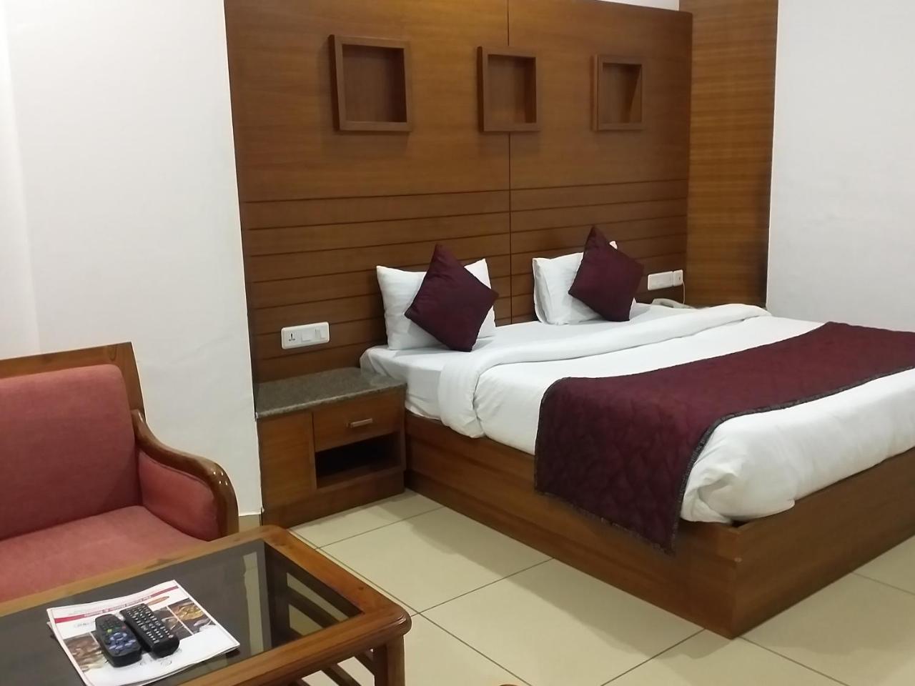 Grand Hotel Nawanshahr Nawāshahr Kültér fotó