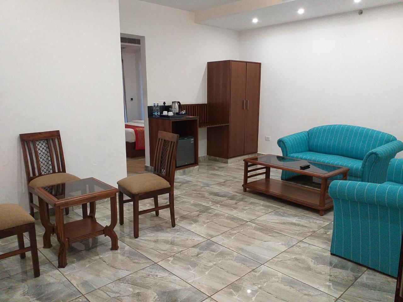 Grand Hotel Nawanshahr Nawāshahr Kültér fotó